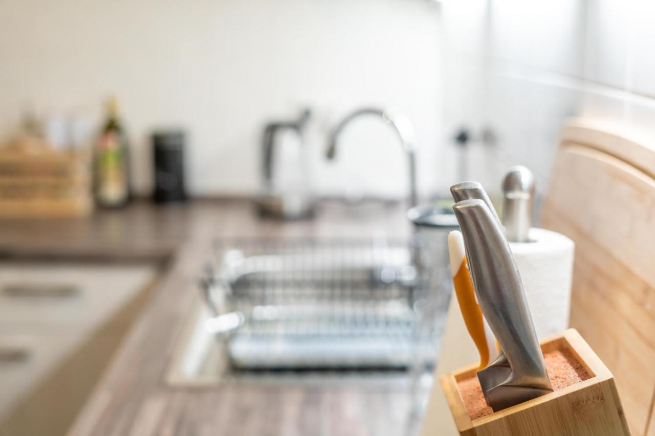 2 Bedroom 65Qm - Kitchen - Central - Netflix Magdeburg Dış mekan fotoğraf