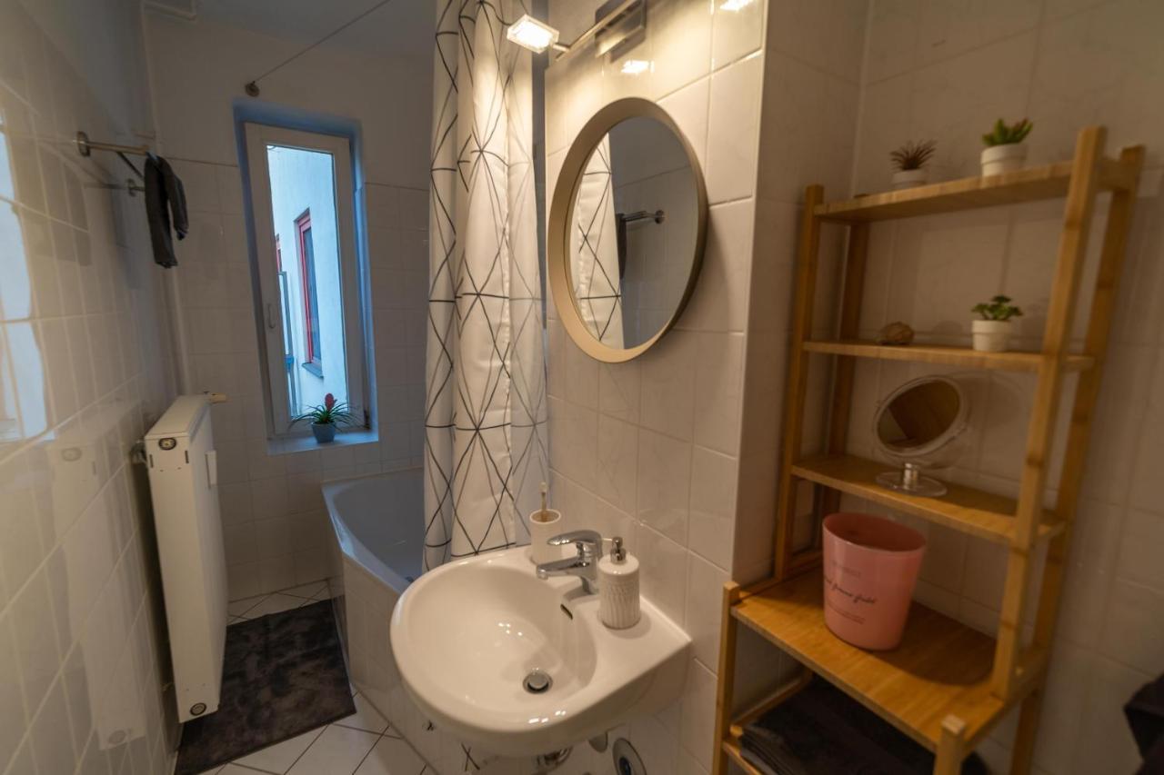 2 Bedroom 65Qm - Kitchen - Central - Netflix Magdeburg Dış mekan fotoğraf